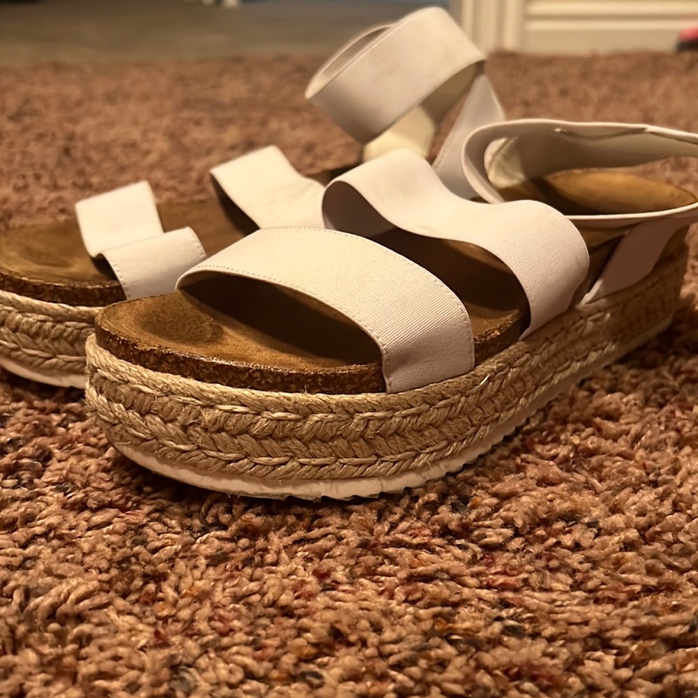 lightly used steve madden sandals